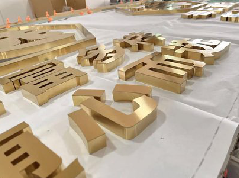 余姚拉丝不锈钢字的特点。